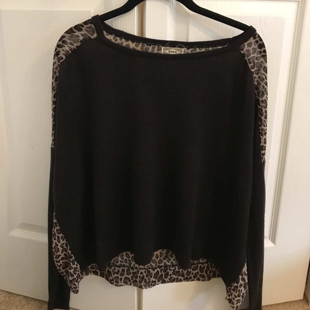 Perfect sweater, see-through leopard print back